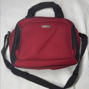 Tag Red and Black Laptop Messenger Bag with Shoulder Strap - 4x11x13